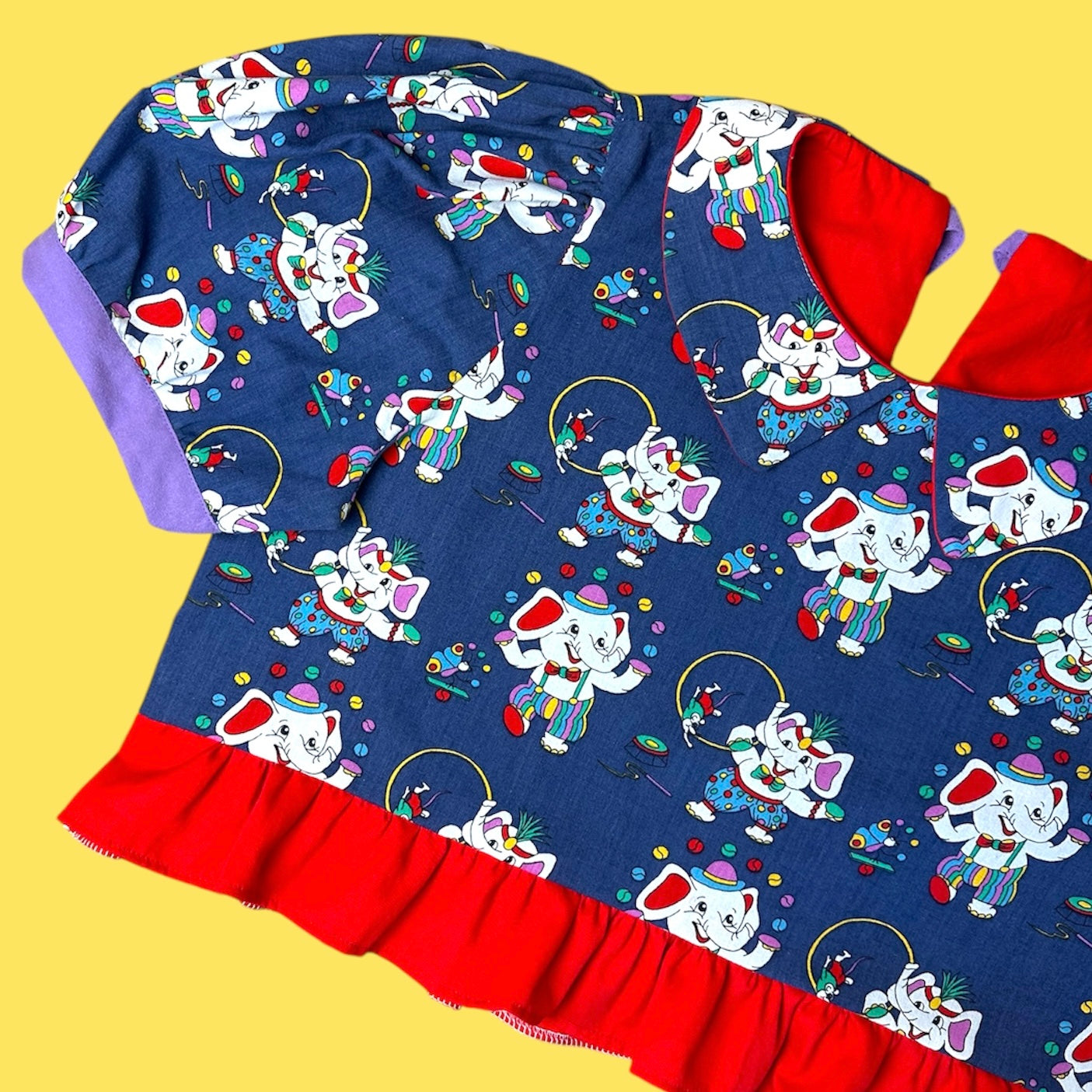 ELEPHANT CROPPED BLOUSE (M/L)